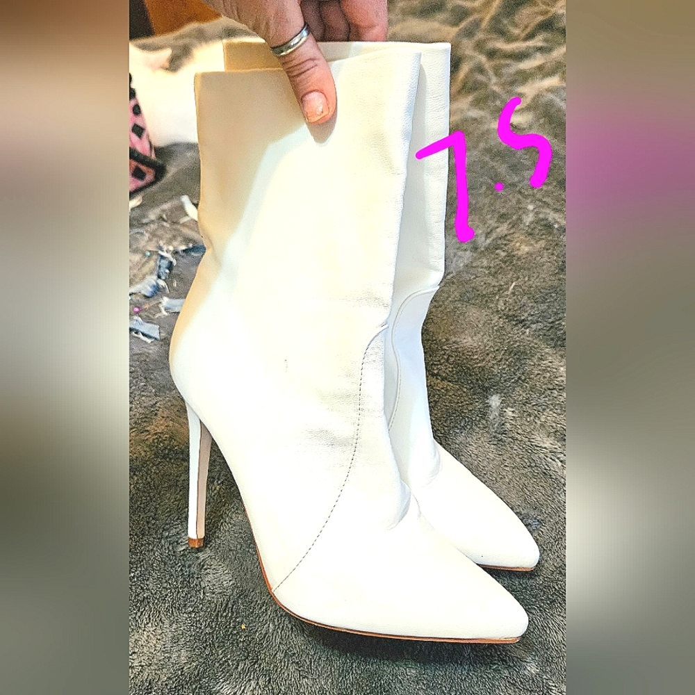 Women's size 7.5 ankle boots
